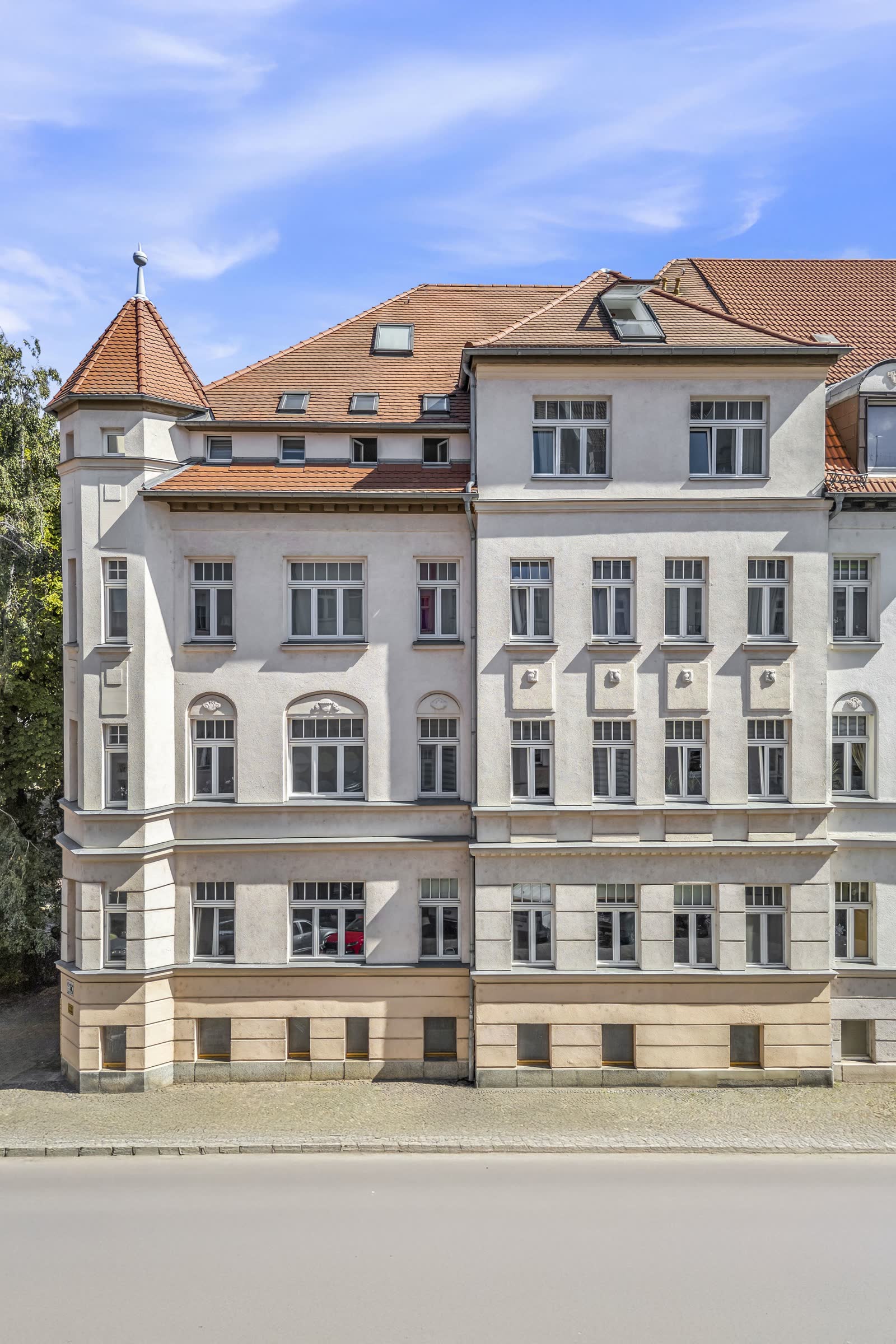 Historische Mehrfamilienhausfassade